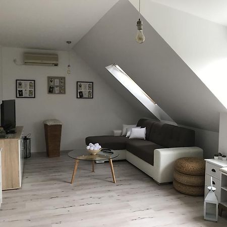 Arany Apartman แซแก็ด ภายนอก รูปภาพ