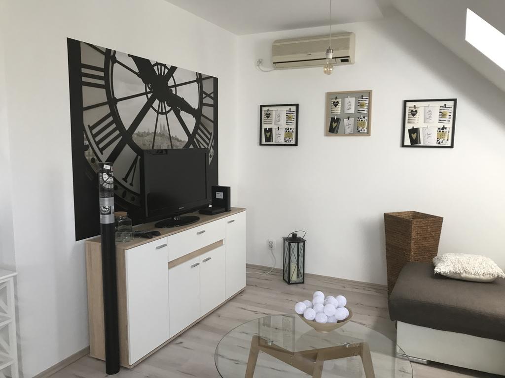 Arany Apartman แซแก็ด ภายนอก รูปภาพ