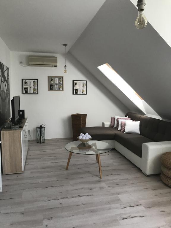 Arany Apartman แซแก็ด ภายนอก รูปภาพ